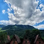 Adrenaline Rafting Camp Tara Kamp *
